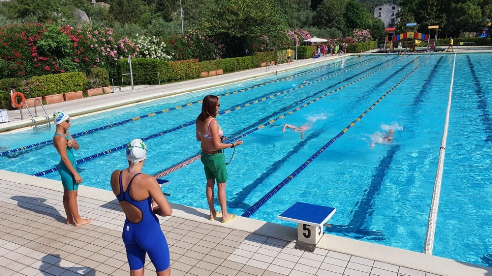Alcuni momenti della gara virtuale alla piscina Arco Prabi (100stile libero)